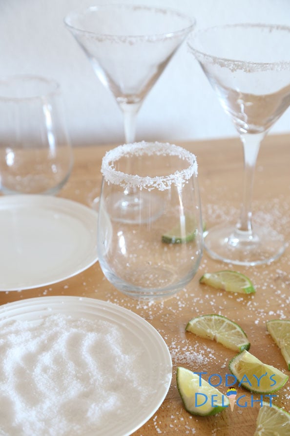 how to rim a glass with salt or sugar is Today's Delight