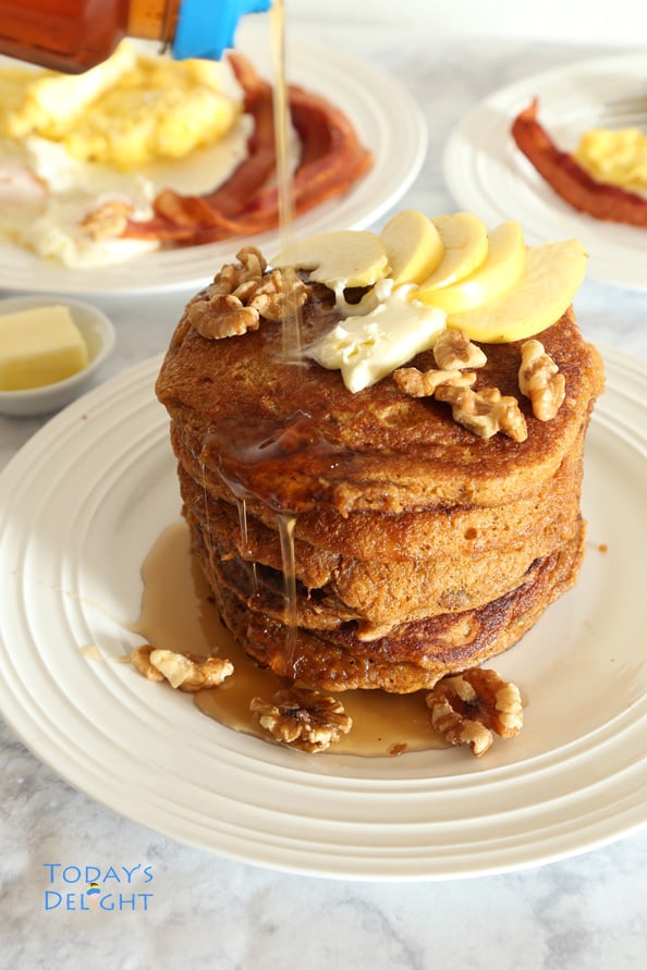 super easy pumpkin spice pancakes