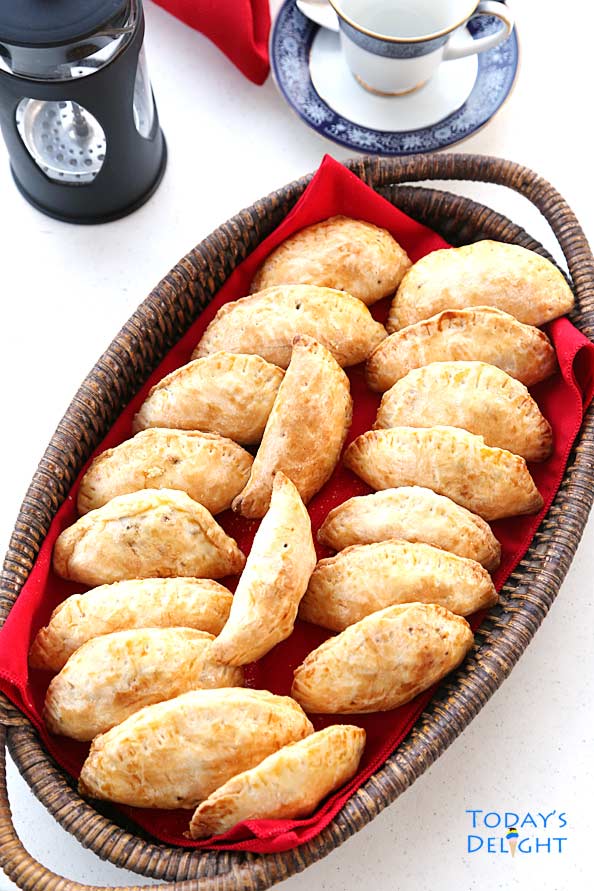 Deep Fried or Baked Filipino Empanada Recipe is Today's Delight