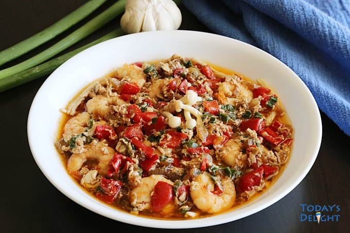 Enoki Mushroom with Shrimp in a plate