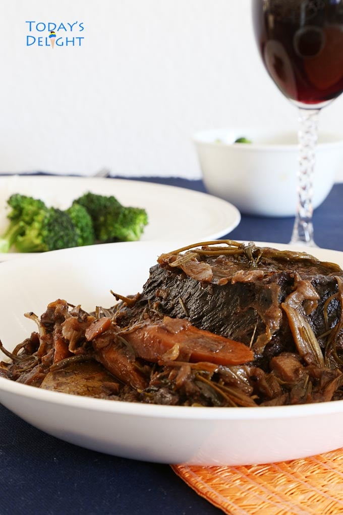 Braised Beef Short Ribs in Red Wine Sauce is Today's Delight