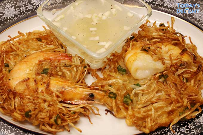Bean Sprout Shrimp Fritter with Spicy Vinegar Garlic Dip is Today's Delight