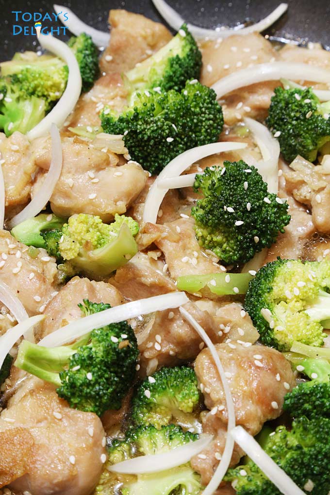 Chicken and Broccoli Stir Fry with Oyster Sauce a Chinese dish is Today's Delight.