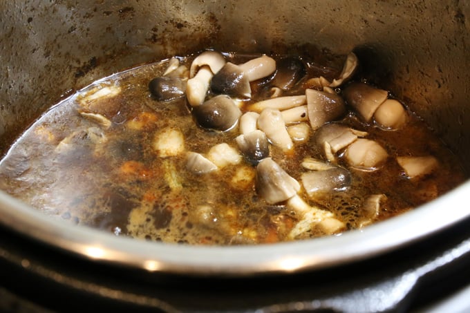 Add mushroom to pata tim sauce.