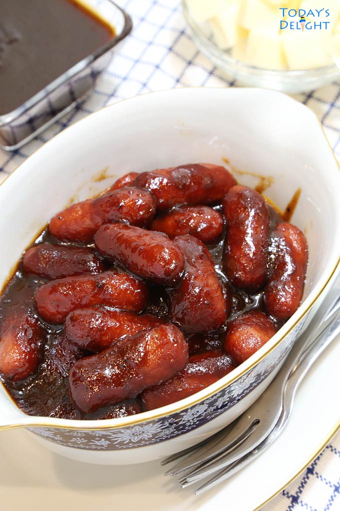 Barbecue Little Smokies with Grape Jelly is Today's Delight.
