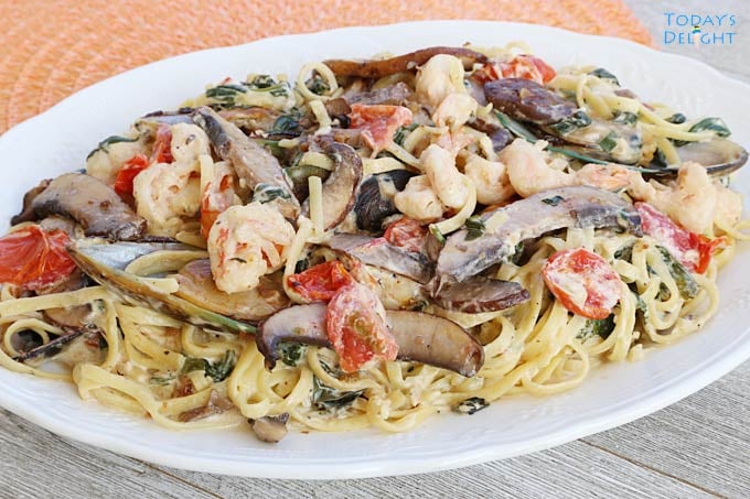 Shrimp Linguine with Spinach and Mussel