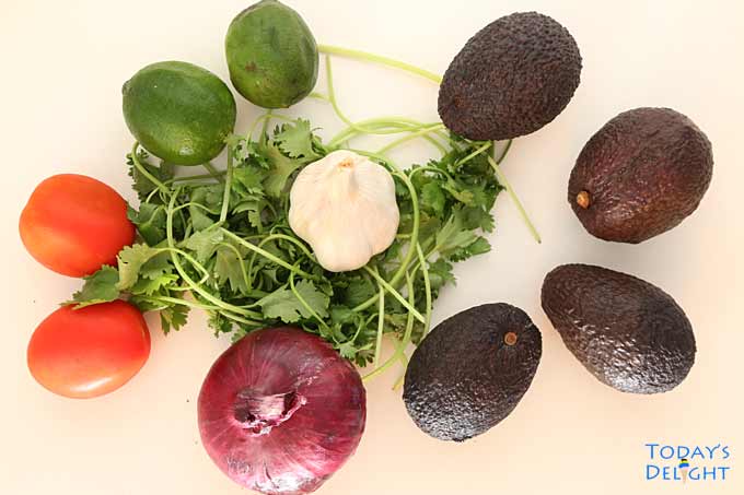 Guacamole ingredients.