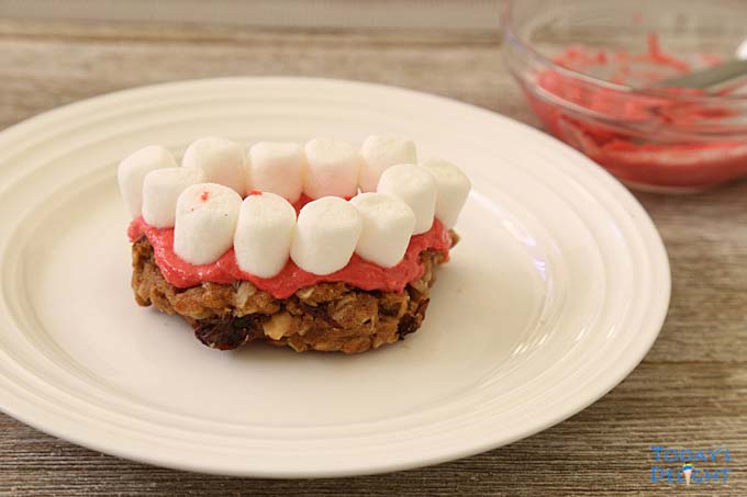 Cookie with marshmallows.