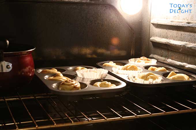 Proofing 12 rolls and a pot of boiling water in the oven.