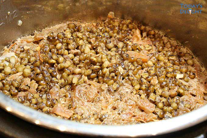 Cooked mung bean in instant pot.