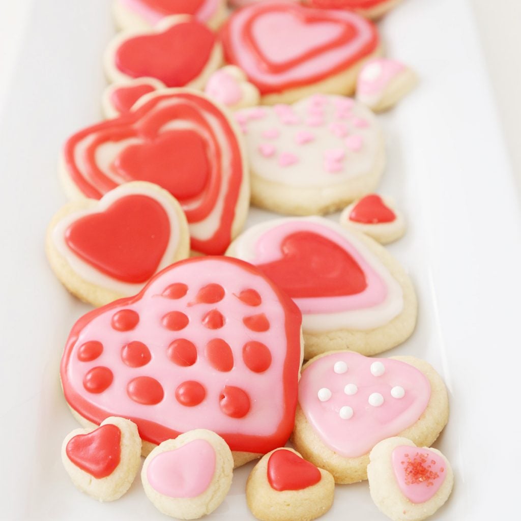 Valentine Sugar Cookies with Easy Sugar Cookie Frosting is Today's Delight.
